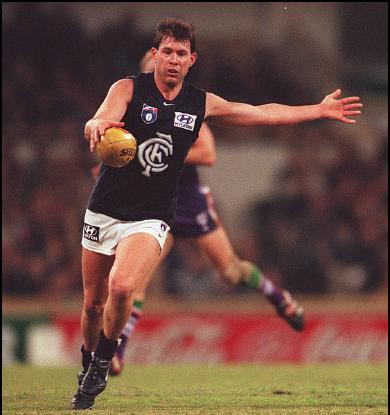 Ratten about to kick Vs Freo.