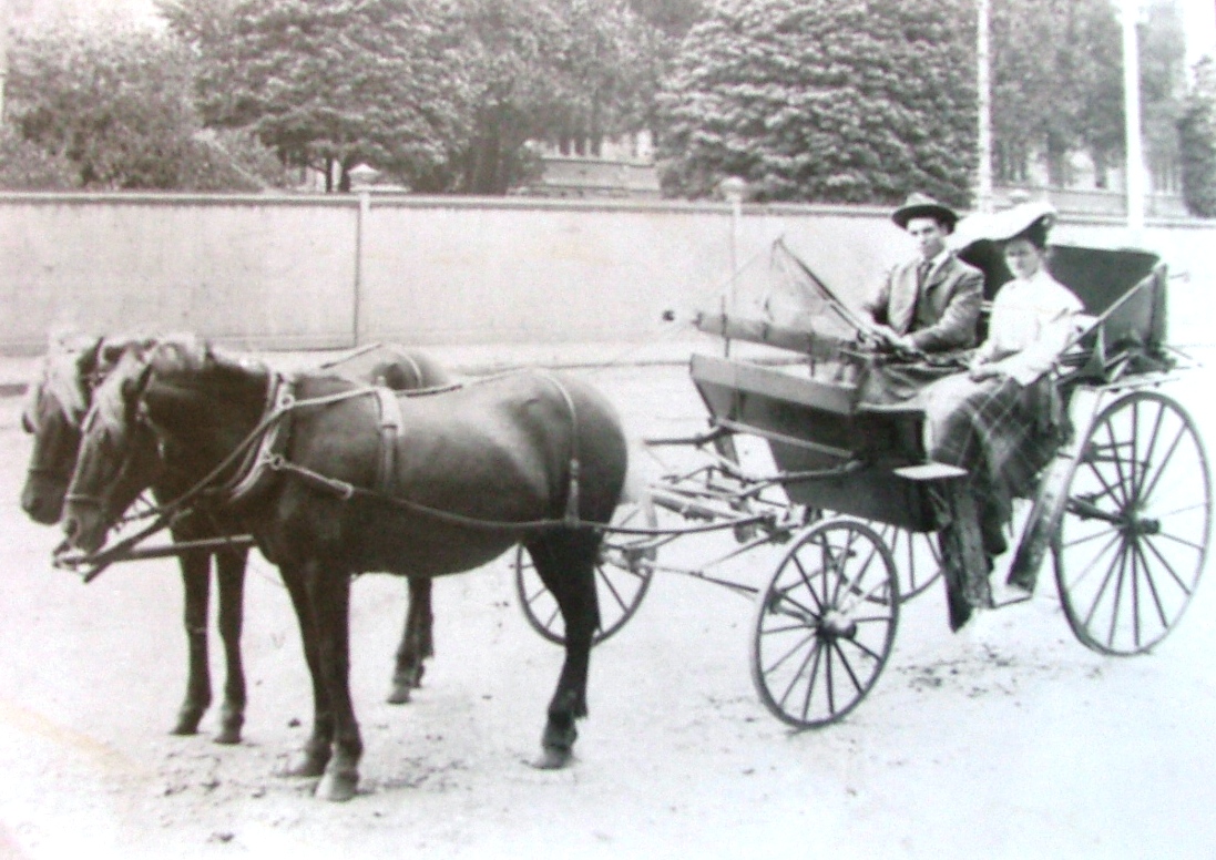 Heatley and wife Marion Bowman,  circa mid-1890s.jpg