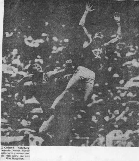 1982 GF - Ken Hunter flies for a mark.