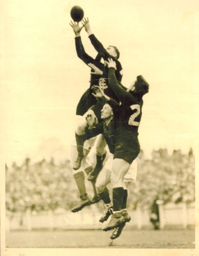 1937 - Pat Farrelly takes a big grab.