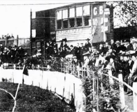 1905 East Melbourne C. G.  Scoreboard
Essendon v Geelong
Punch May 18 