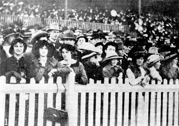 The Crowd In Round 2, 1914