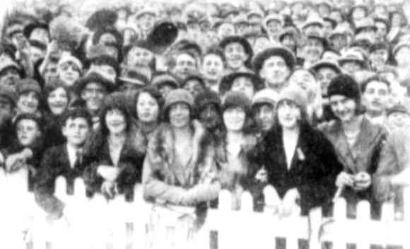 1930rd2crowd